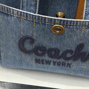 Meet your Posher, Gigi